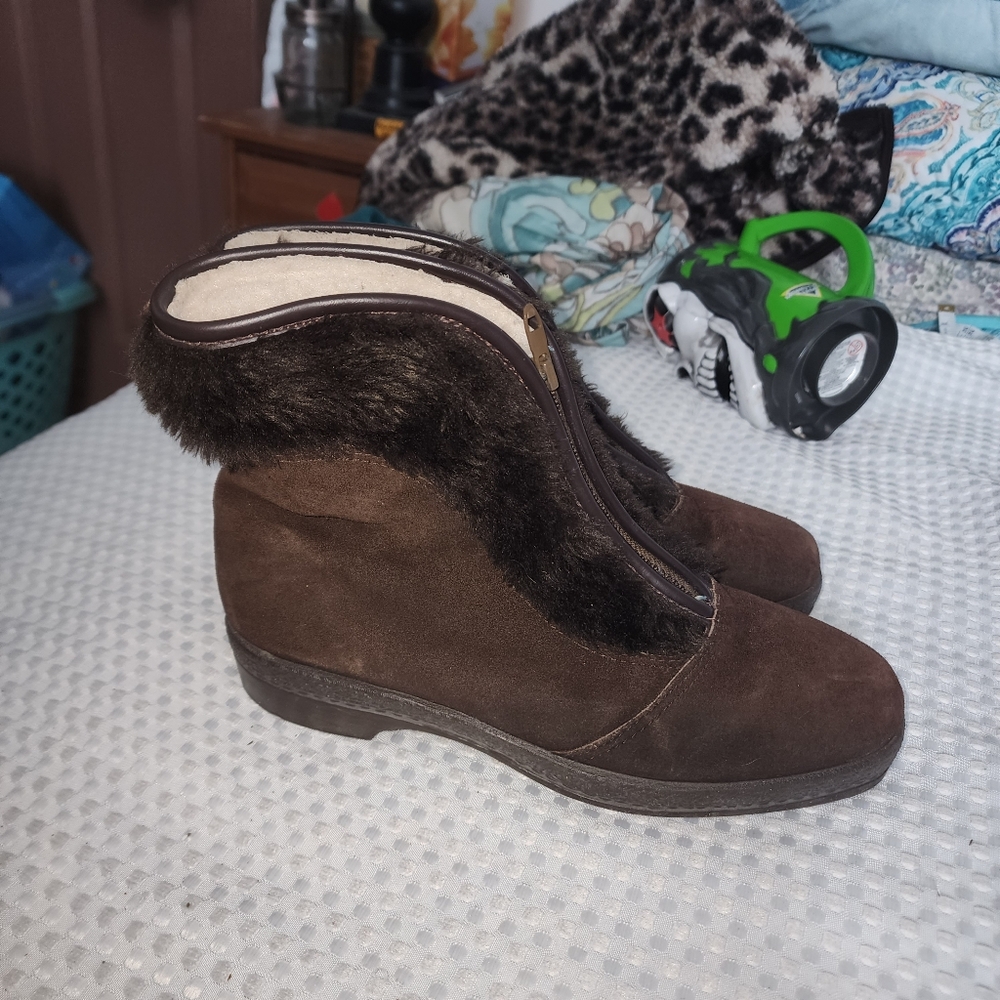 YODELERS VINTAGE EUC WOMENS SZ 7 BROWN SUEDE LEATHER BOOTIES BOOTS SHOES